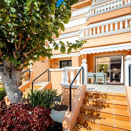 Beachfront Bliss - Tenerife Royal Gardens 아파트
