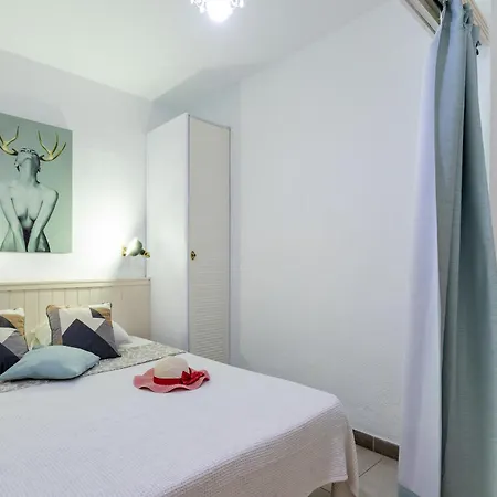 Apartment Beachfront Bliss - Tenerife Royal Gardens *