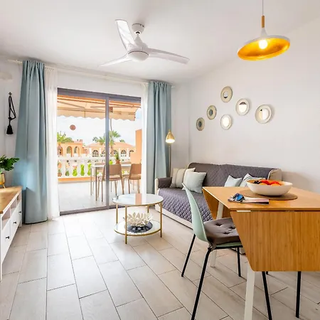 Beachfront Bliss - Tenerife Royal Gardens Apartment *