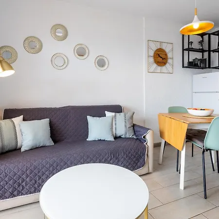 Beachfront Bliss - Tenerife Royal Gardens Apartment