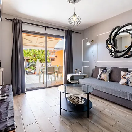 Beachfront Bliss - Tenerife Royal Gardens Appartement Playa de las Américas